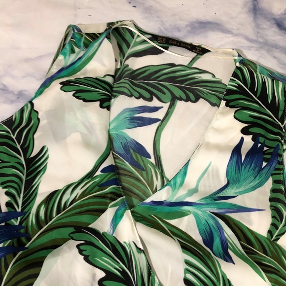 Zara Basic White & Green Palm Print Wrap Tank Top - Picture 2 of 7
